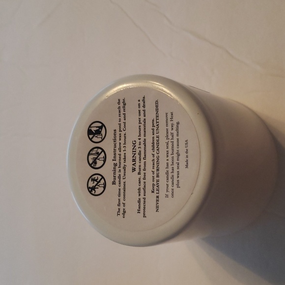 Sewing down south 9 0z candle - Picture 3 of 4